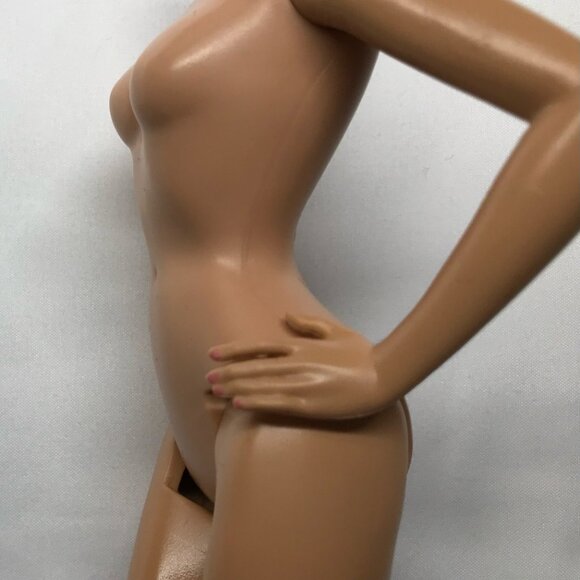 Barbie - curvy muse body for OOAK - Picture 5 of 8